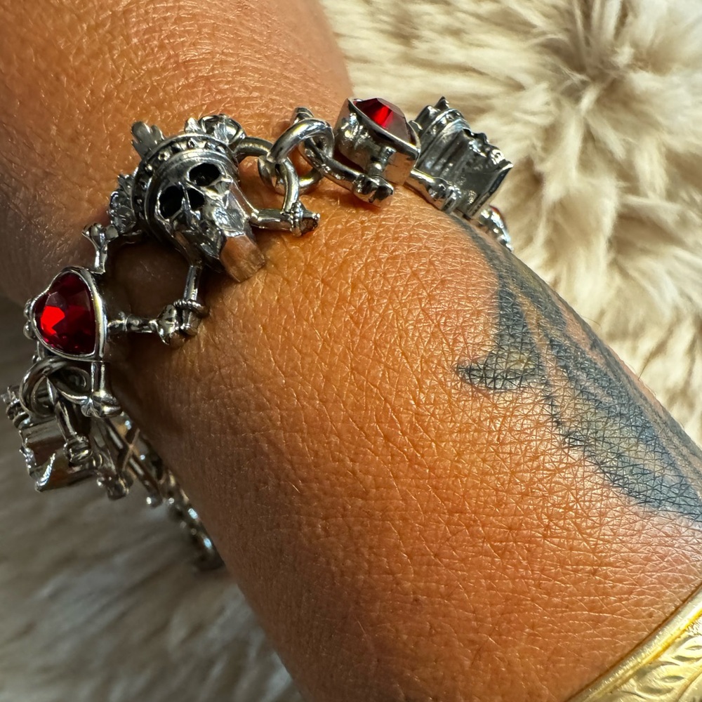 Disneyland  pirate bracelet with red hearts